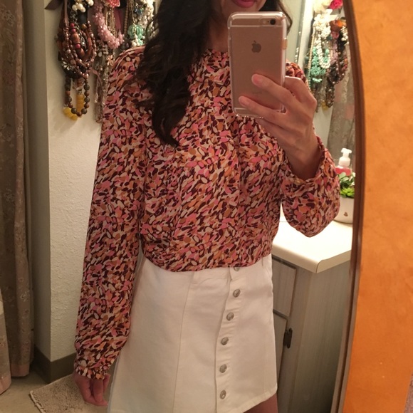 🍃🌸🌺🎉HP: 4/14/18🎉New: Gorgeous Floral Blouse - Picture 7 of 8